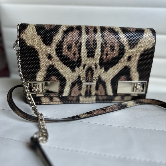 Guess crossbody stylish print - Picture 4 of 5